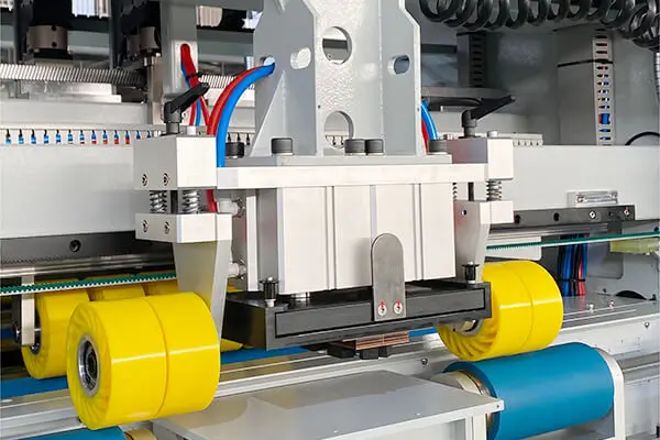 Handle Die-cutting Function of Aopack Box Making Machine