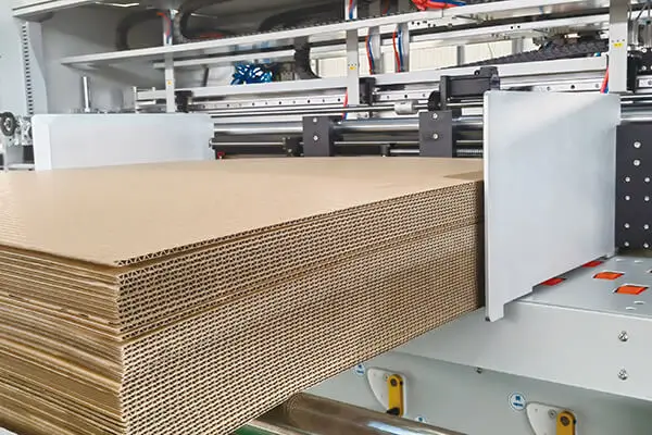 Cardboard Feeding Function of Aopack Box Making Machine