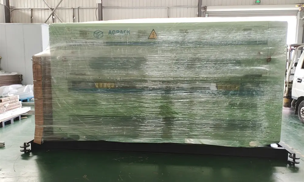 How corrugated box making machine packages look like?